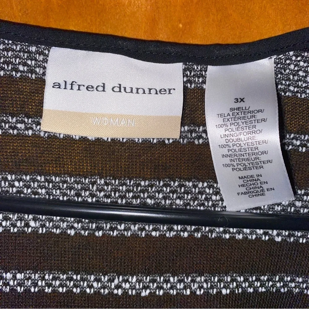 Alfred Dunner Cardigan sweater. Black and white. NEW. SZ 3X - Picture 2 of 6